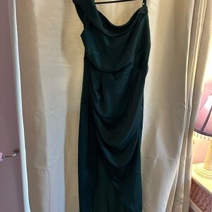 Elegant Green Evening Dress